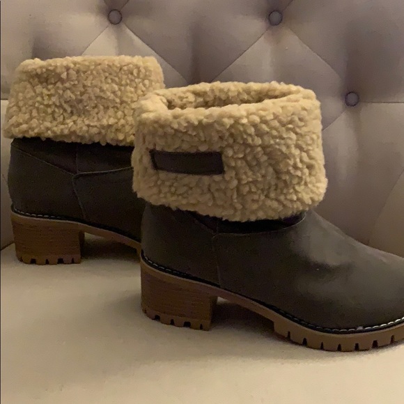 Olive green booties - Picture 5 of 6